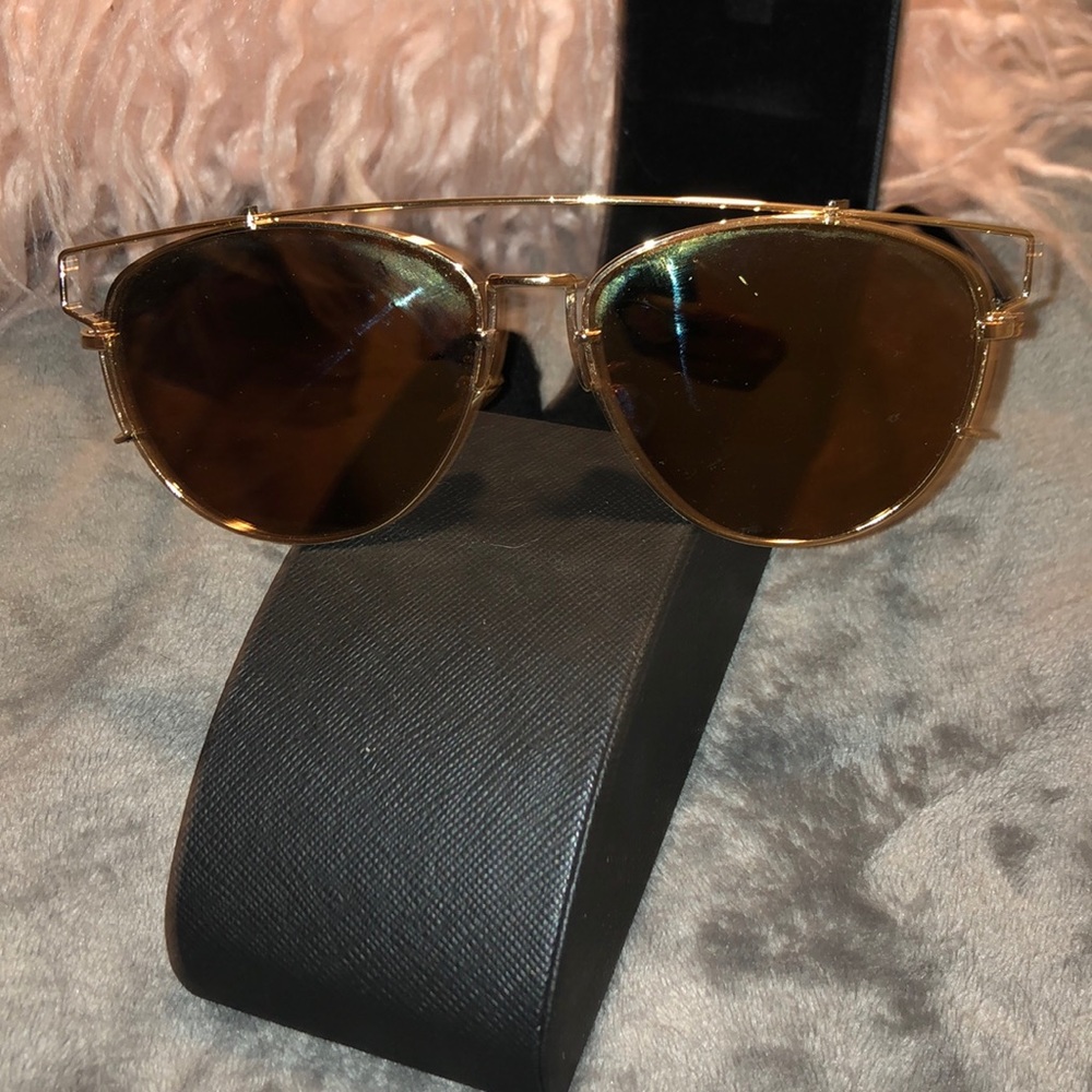 Over sized aviator sunglasses